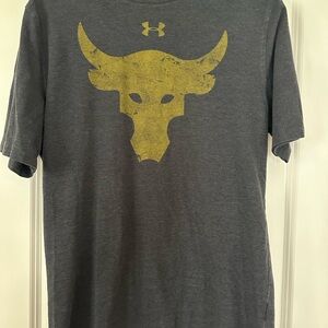 Under Armour Gray T-Shirt with Gold Graphic